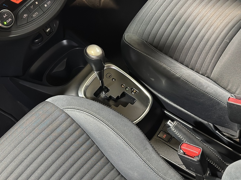 Toyota Yaris Dual VVT-i Excel - U1343