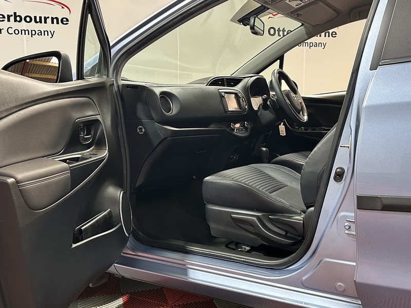 Toyota Yaris Dual VVT-i Excel - U1343