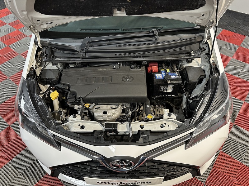 Toyota Yaris Dual VVT-i Sport - U1349