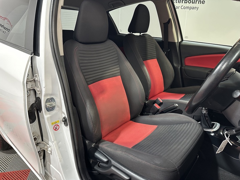 Toyota Yaris Dual VVT-i Sport - U1349