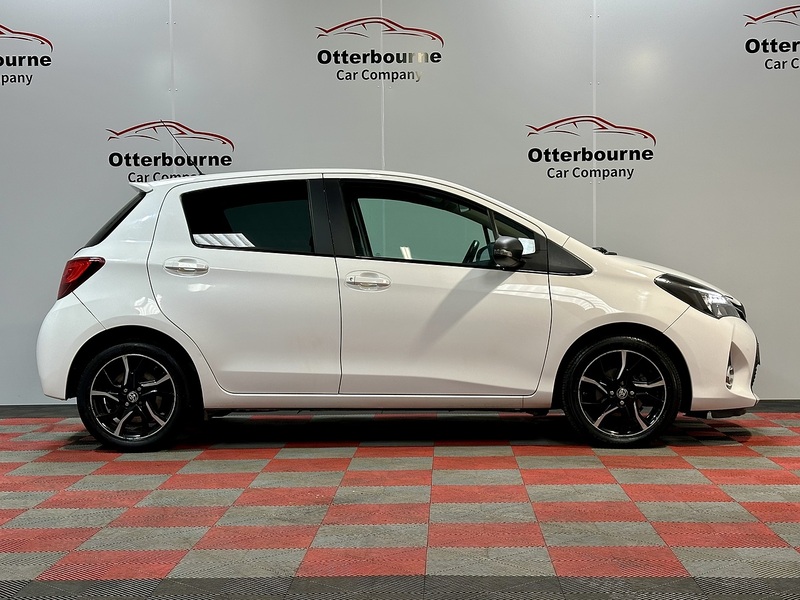 Toyota Yaris Dual VVT-i Sport - U1349