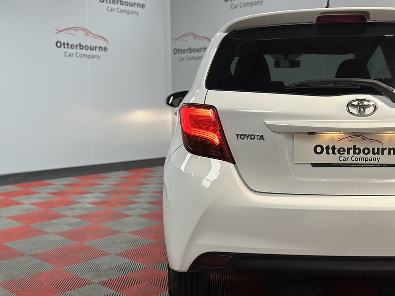 Toyota Yaris Dual VVT-i Sport - U1349