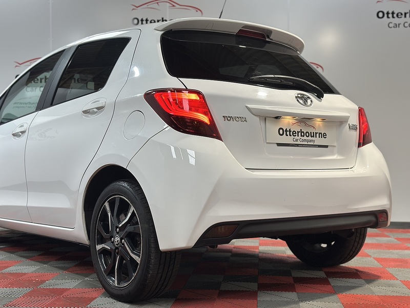 Toyota Yaris Dual VVT-i Sport - U1349