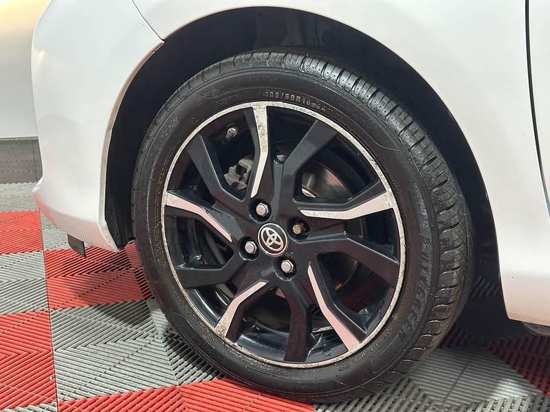 Toyota Yaris Dual VVT-i Sport - U1349