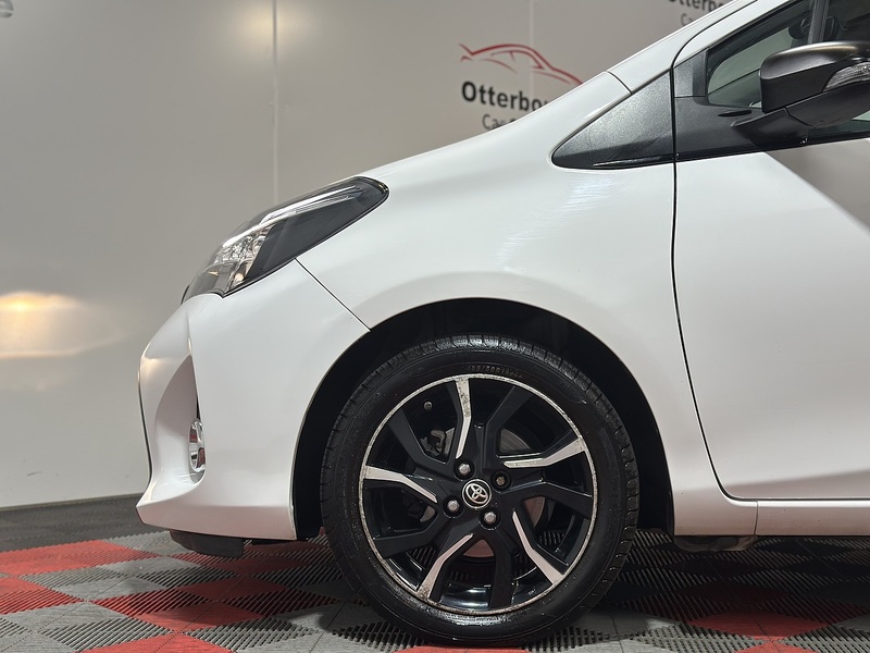 Toyota Yaris Dual VVT-i Sport - U1349