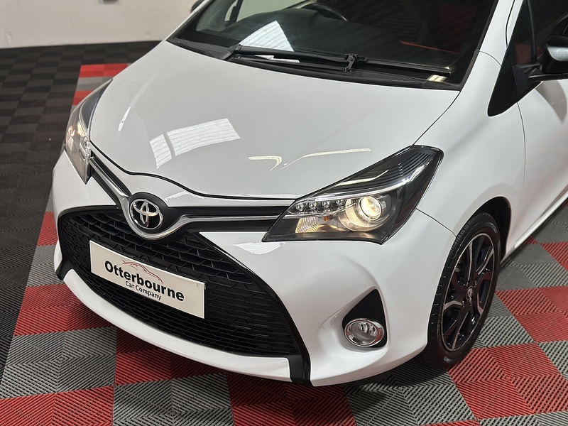 Toyota Yaris Dual VVT-i Sport - U1349