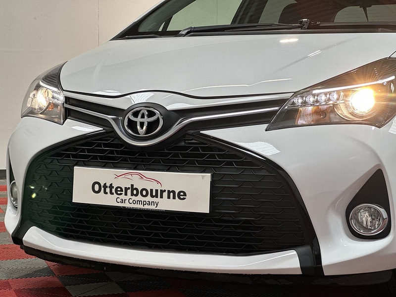 Toyota Yaris Dual VVT-i Sport - U1349