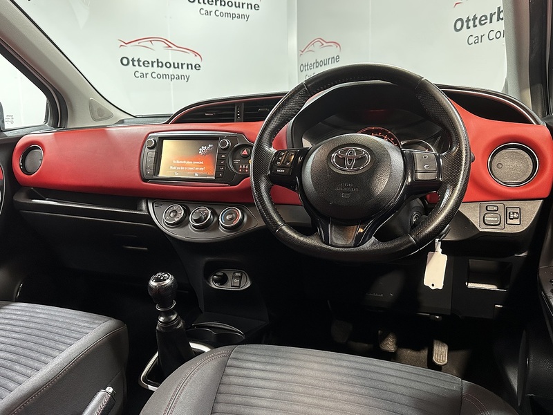 Toyota Yaris Dual VVT-i Sport - U1349