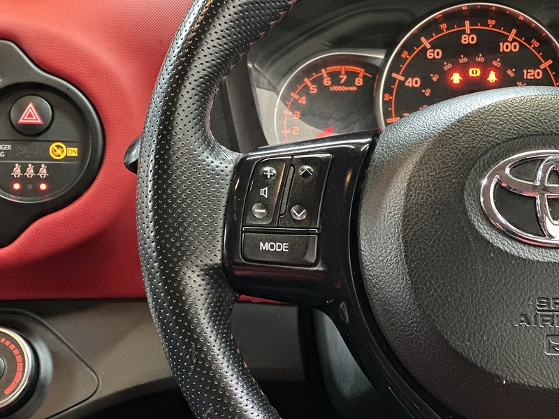 Toyota Yaris Dual VVT-i Sport - U1349