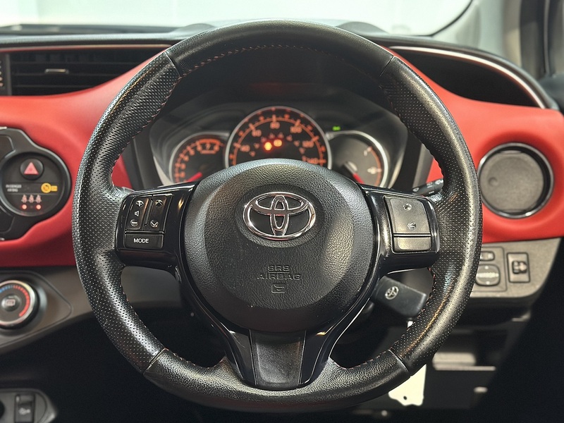 Toyota Yaris Dual VVT-i Sport - U1349