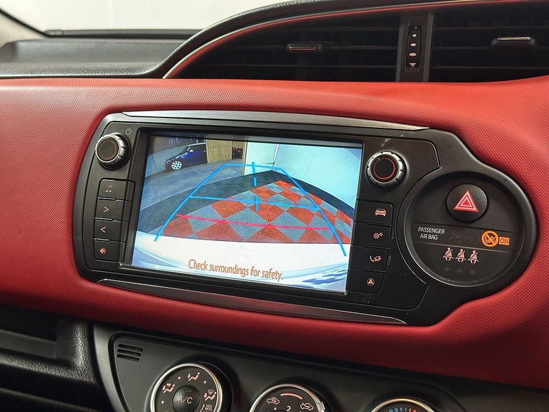 Toyota Yaris Dual VVT-i Sport - U1349