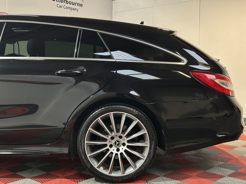 Mercedes-Benz CLS CLS350d V6 AMG Line - U1361