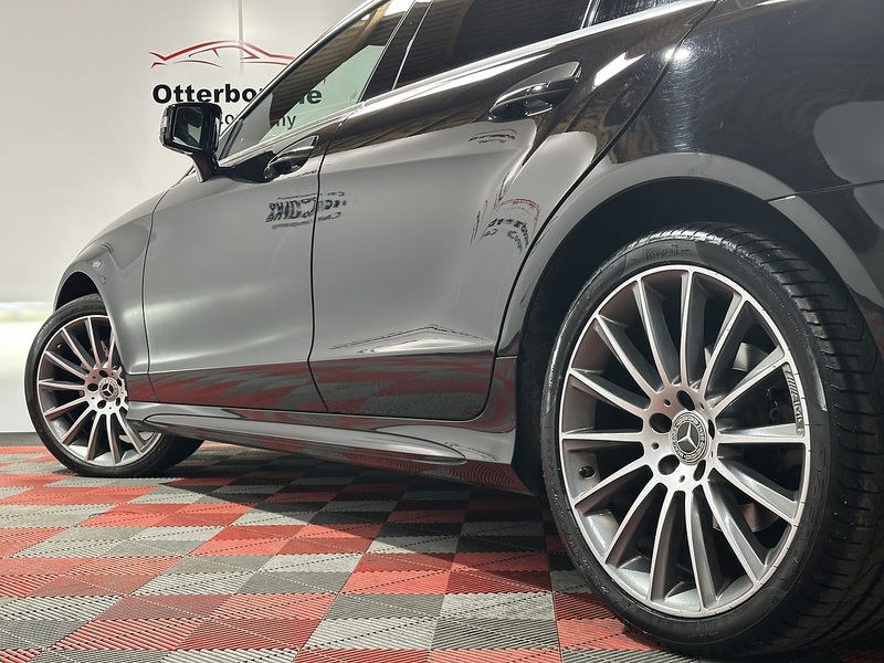 Mercedes-Benz CLS CLS350d V6 AMG Line - U1361