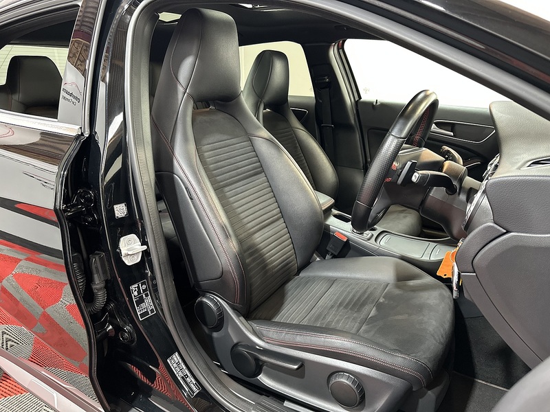 Mercedes-Benz GLA  - U1367