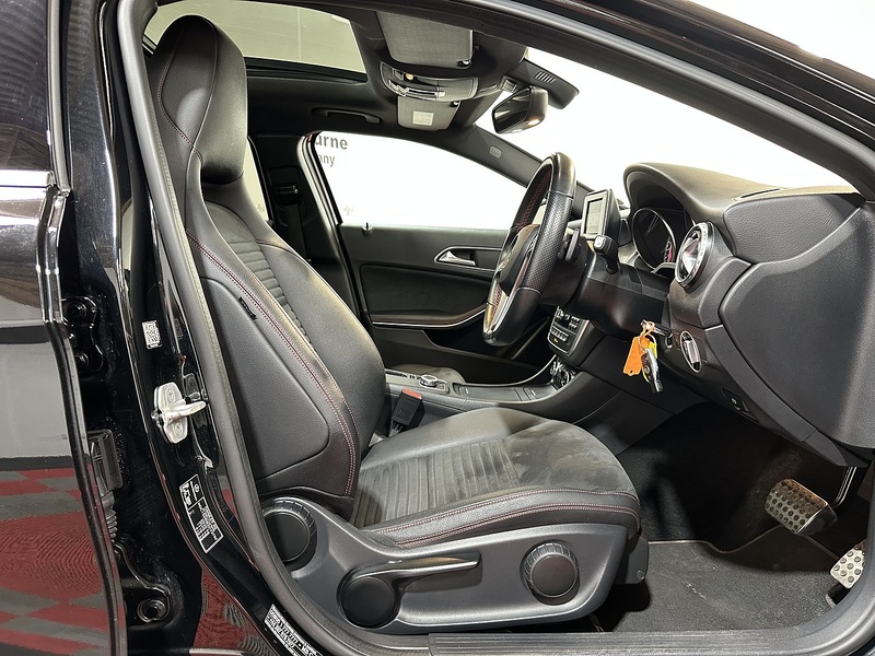 Mercedes-Benz GLA  - U1367