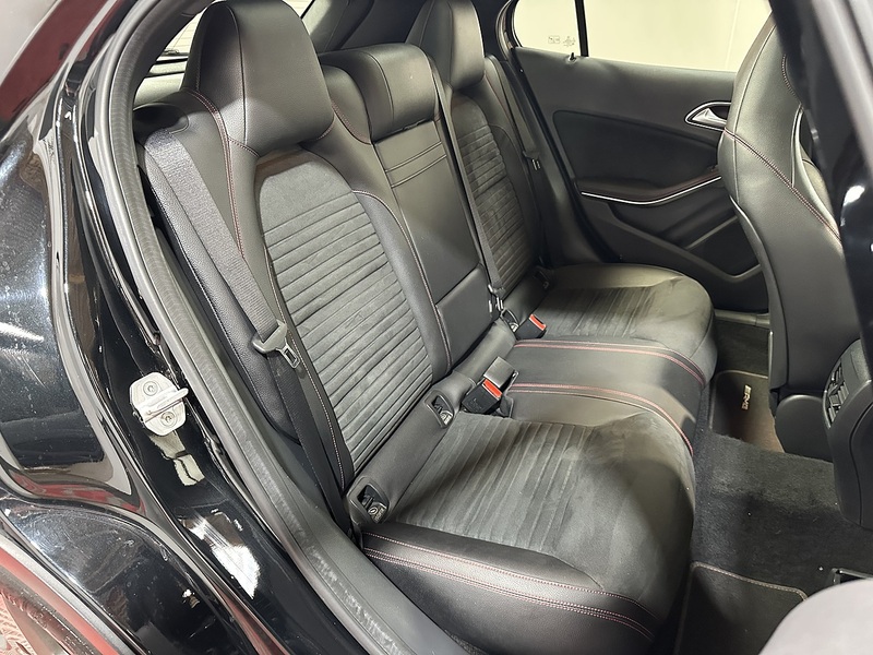 Mercedes-Benz GLA  - U1367