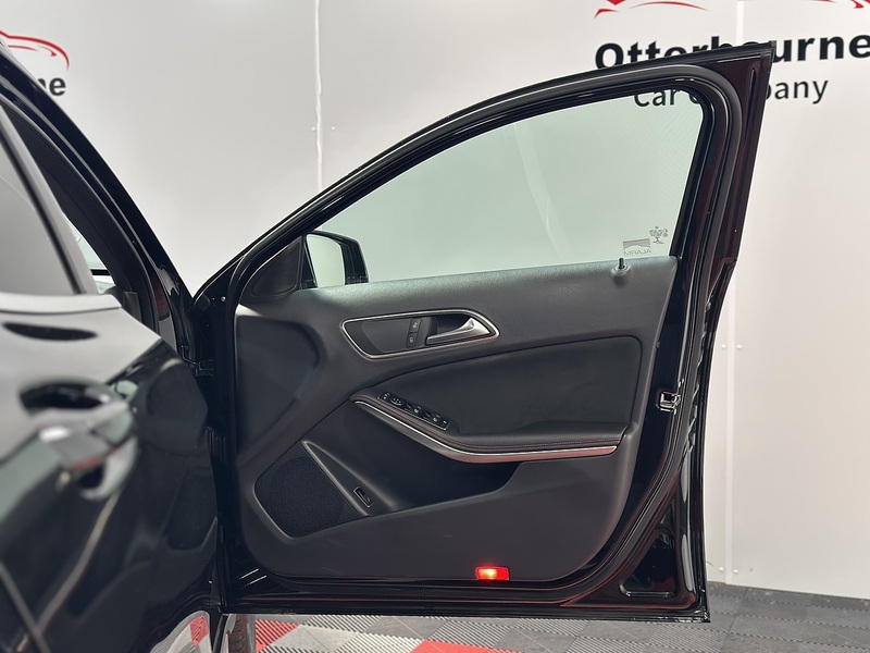 Mercedes-Benz GLA  - U1367