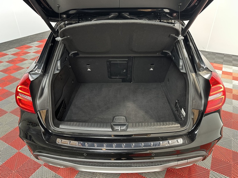 Mercedes-Benz GLA  - U1367