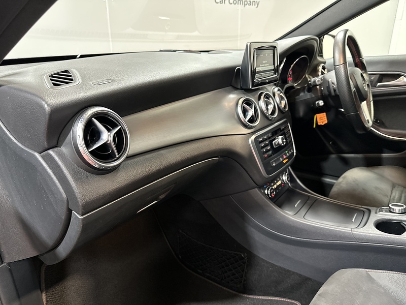 Mercedes-Benz GLA  - U1367