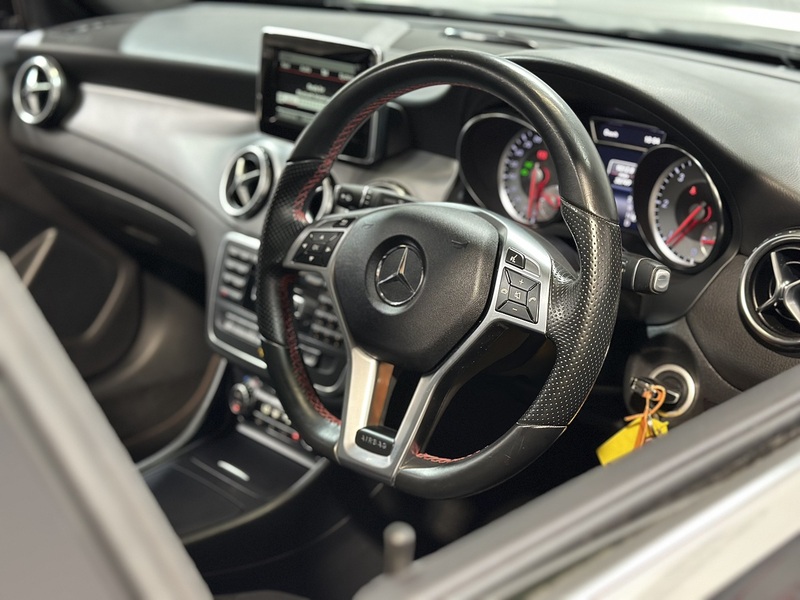 Mercedes-Benz GLA  - U1367