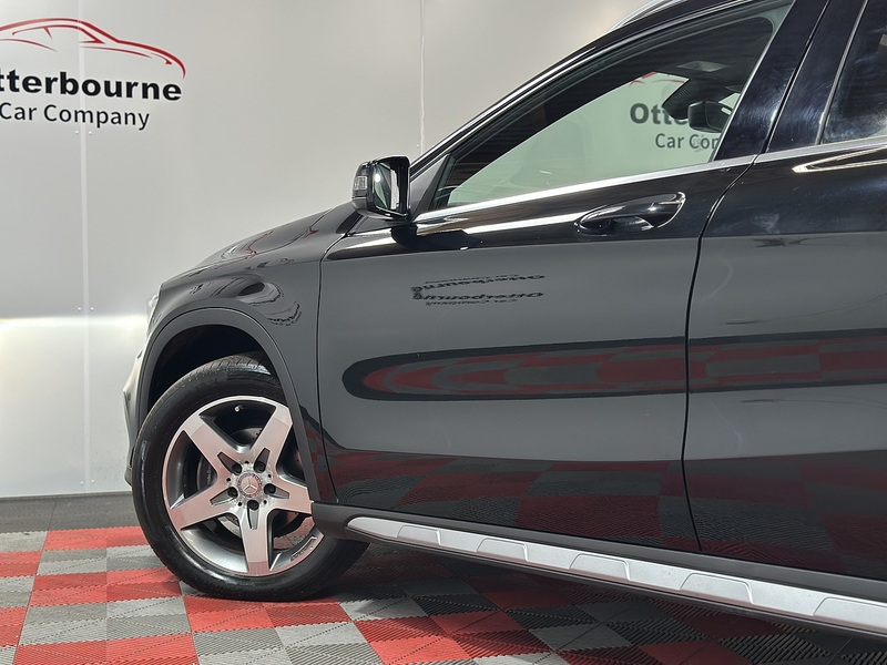 Mercedes-Benz GLA  - U1367