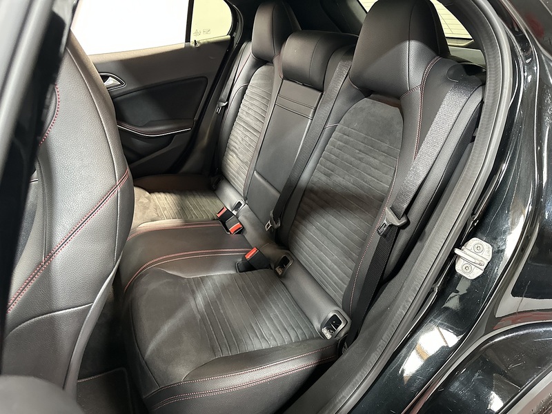 Mercedes-Benz GLA  - U1367