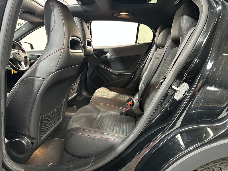 Mercedes-Benz GLA  - U1367