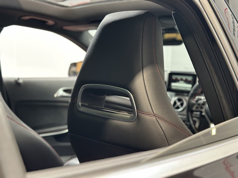 Mercedes-Benz GLA  - U1367