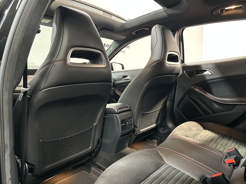 Mercedes-Benz GLA  - U1367