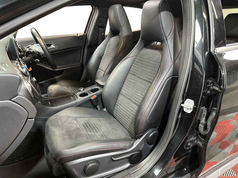 Mercedes-Benz GLA  - U1367