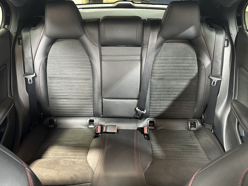Mercedes-Benz GLA  - U1367
