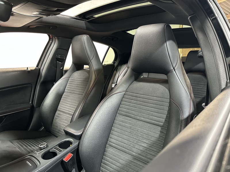 Mercedes-Benz GLA  - U1367