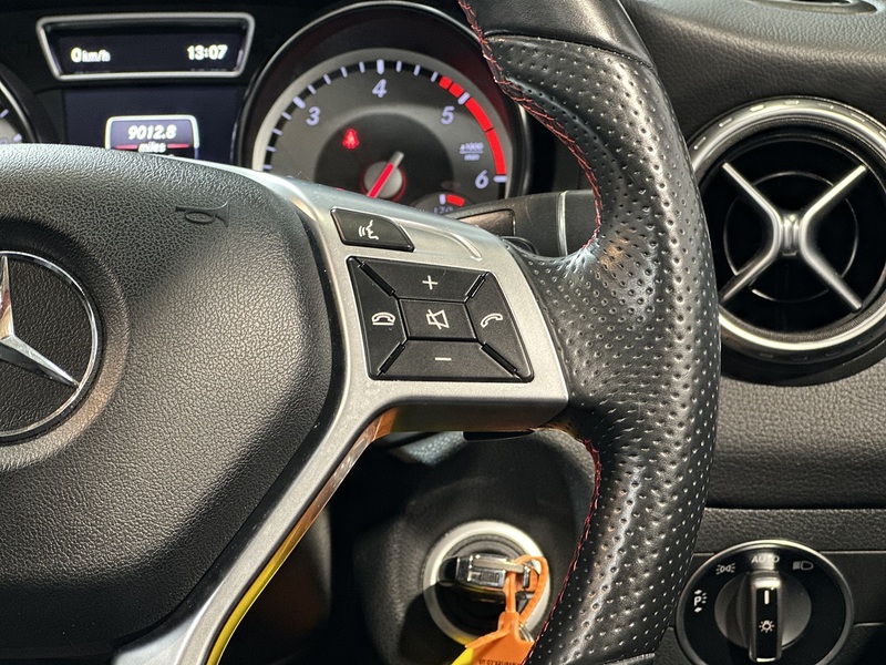 Mercedes-Benz GLA  - U1367