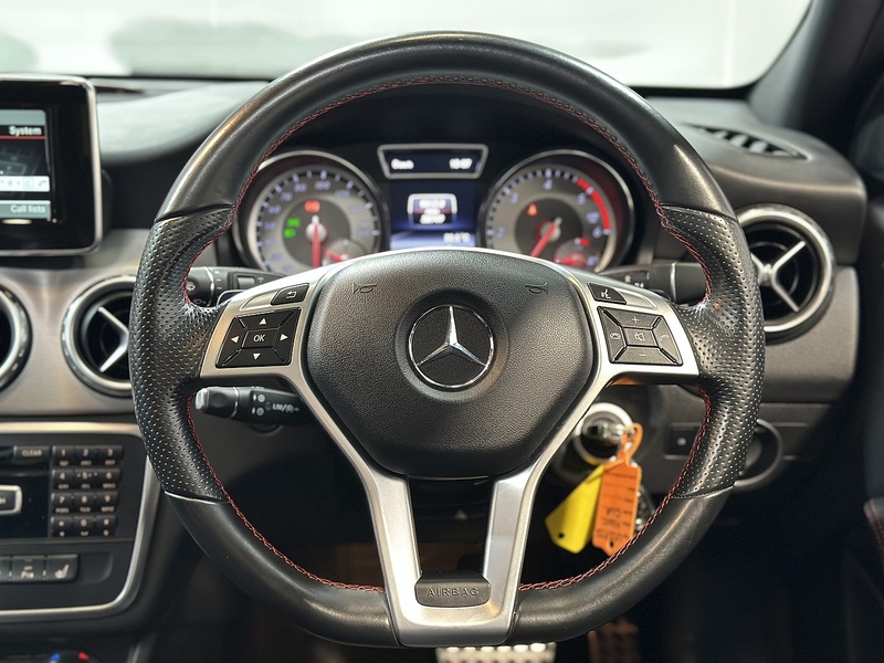 Mercedes-Benz GLA  - U1367