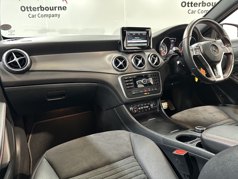 Mercedes-Benz GLA  - U1367