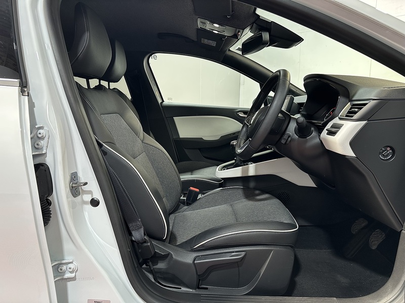 Renault Clio TCe Techno - U1373