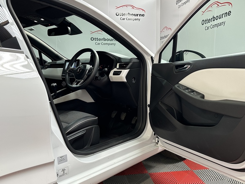 Renault Clio TCe Techno - U1373