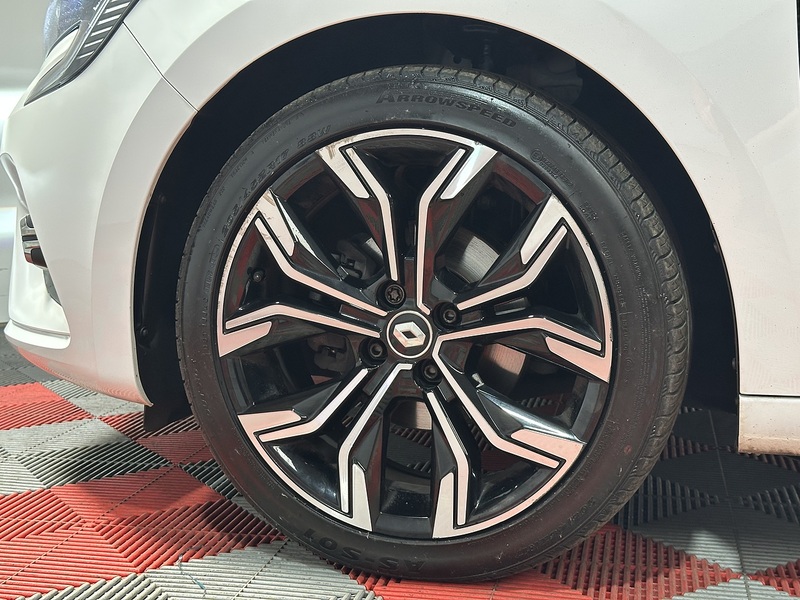 Renault Clio TCe Techno - U1373