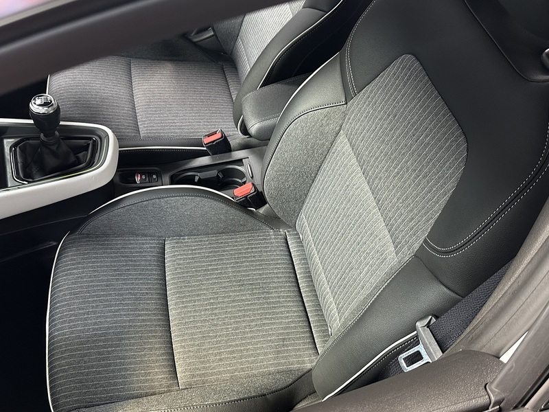 Renault Clio TCe Techno - U1373