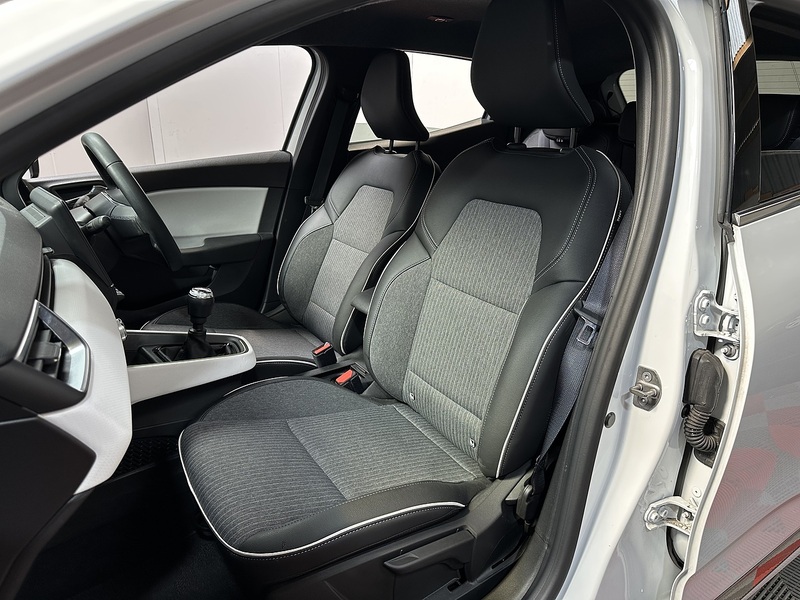 Renault Clio TCe Techno - U1373