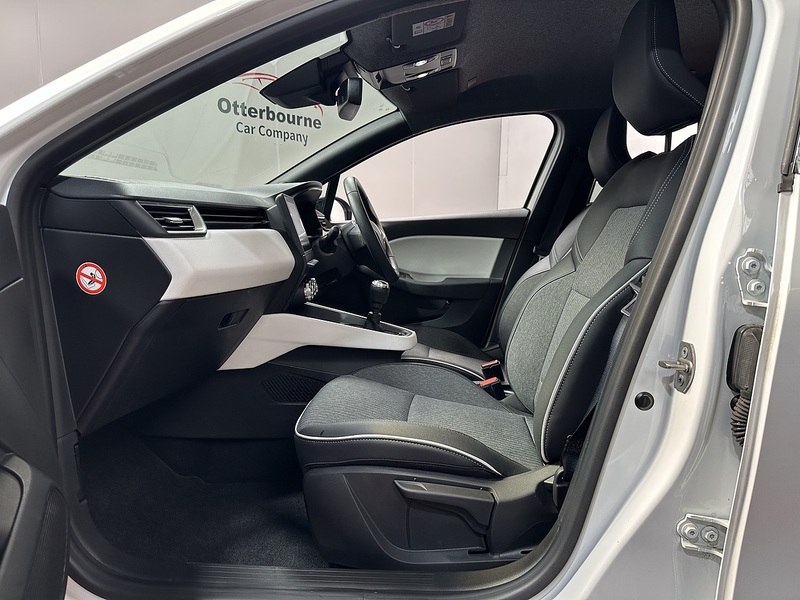 Renault Clio TCe Techno - U1373
