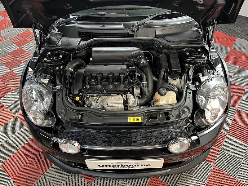 MINI Convertible John Cooper Works - U1377