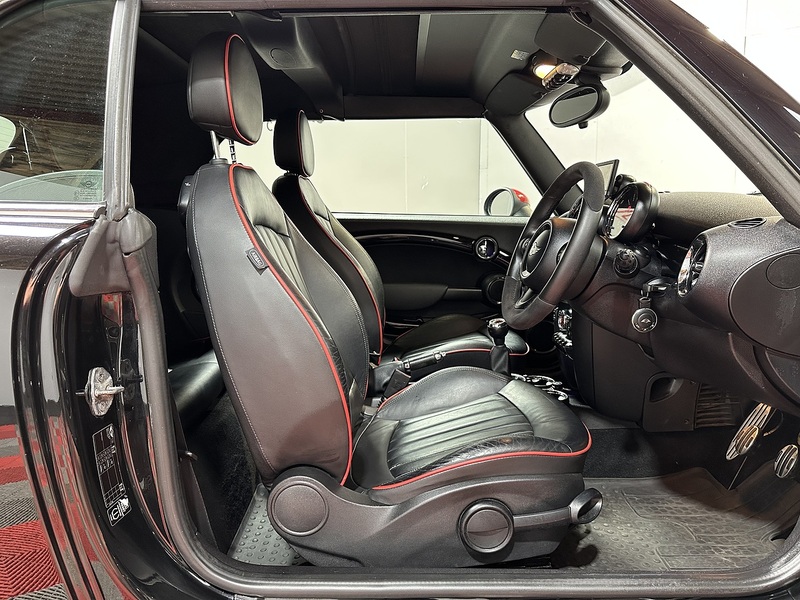 MINI Convertible John Cooper Works - U1377