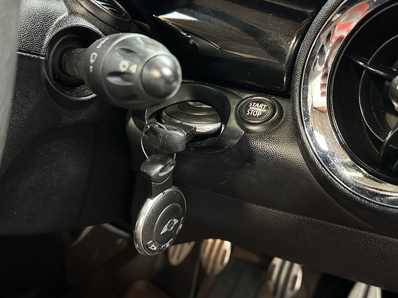 MINI Convertible John Cooper Works - U1377