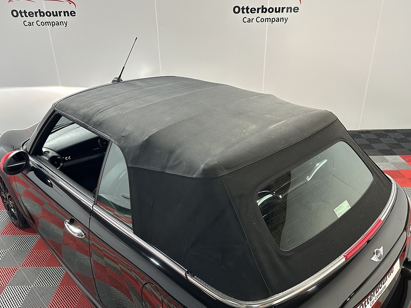 MINI Convertible John Cooper Works - U1377