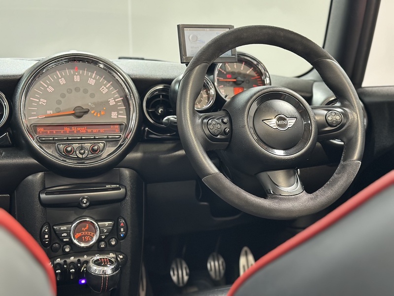 MINI Convertible John Cooper Works - U1377