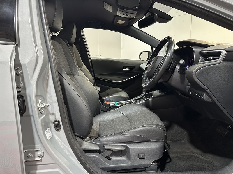 Toyota Corolla VVT-h Design - U1380