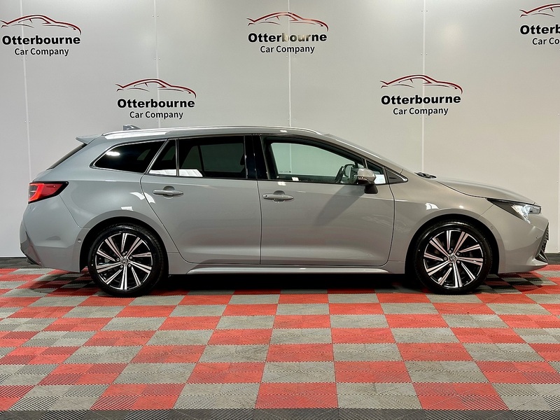 Toyota Corolla VVT-h Design - U1380