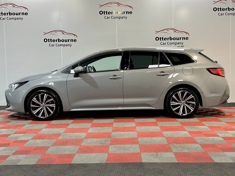 Toyota Corolla VVT-h Design - U1380