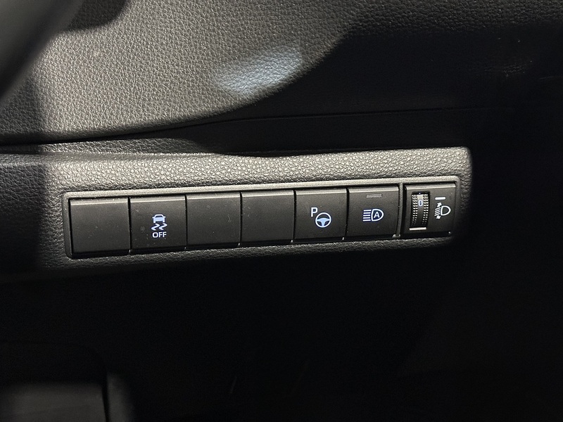 Toyota Corolla VVT-h Design - U1380